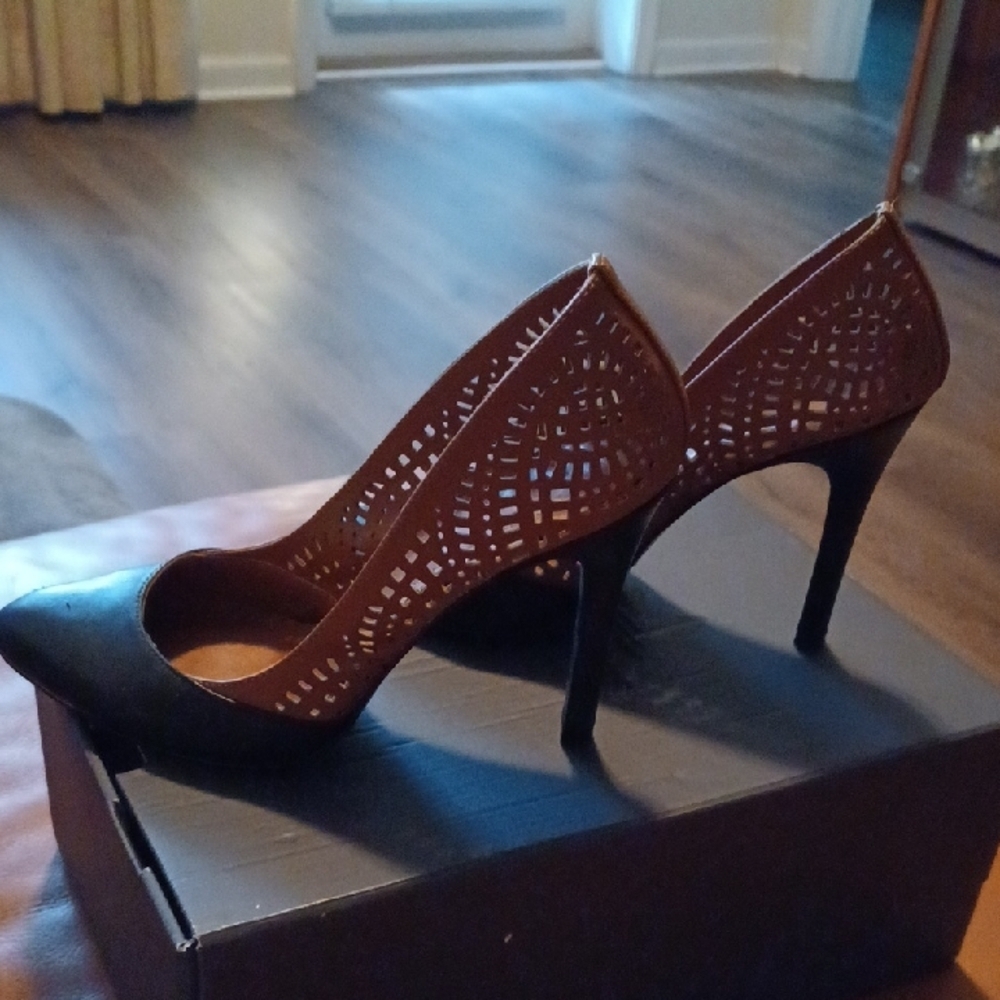 -- BCBG Elegant Black and Brown Women's Heels - Picture 2 of 10